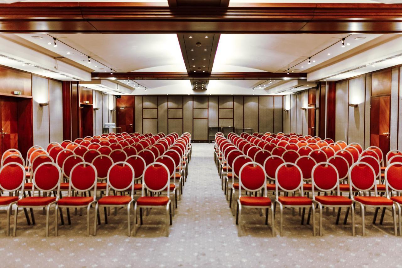 فندق رهط بالاس الماتي المظهر الخارجي الصورة The ballroom