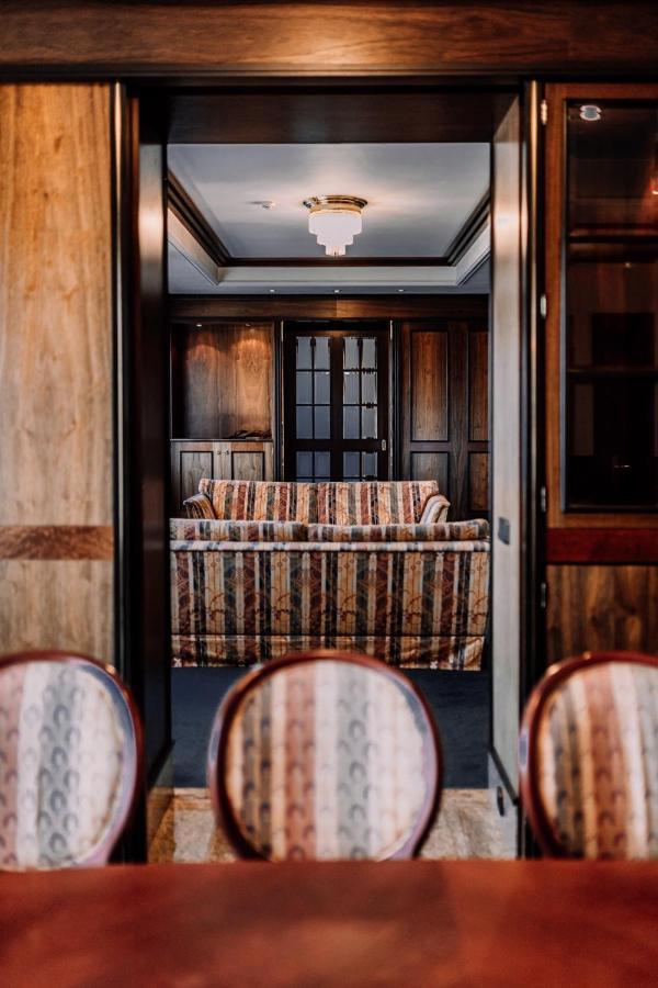 فندق رهط بالاس الماتي المظهر الخارجي الصورة The interior of the restaurant