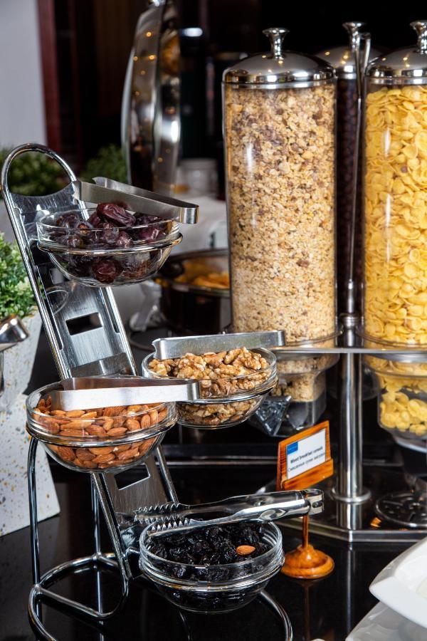 فندق رهط بالاس الماتي المظهر الخارجي الصورة A cereal bar